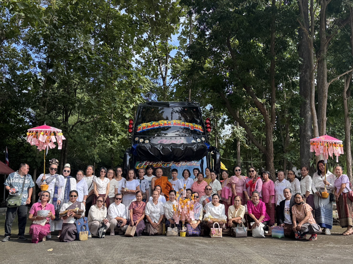 72 - https://khundirektravel.com | KHUNDIREKTRAVEL - ดิเรกทราเวล ให้บริการรถบัสนำเที่ยวขอนแก่น แบบ VIP 2 ชั้น, ชั้นเดียว และพัดลม พร้อมสิ่งอำนวยความสะดวกครบครัน บริการเป็นกันเอง เดินทางปลอดภัยทั่วไทยและลาว